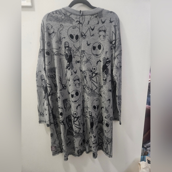 Nightmare Before Christmas nightgown sz. S (fits larger) - Picture 9 of 11